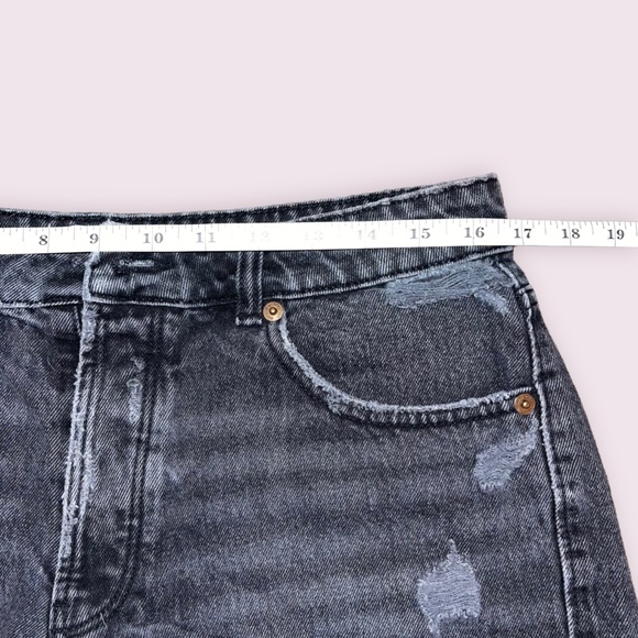Zara Black Distressed Jean Short Shorts Size Womens Size US8 - Picture 4 of 7